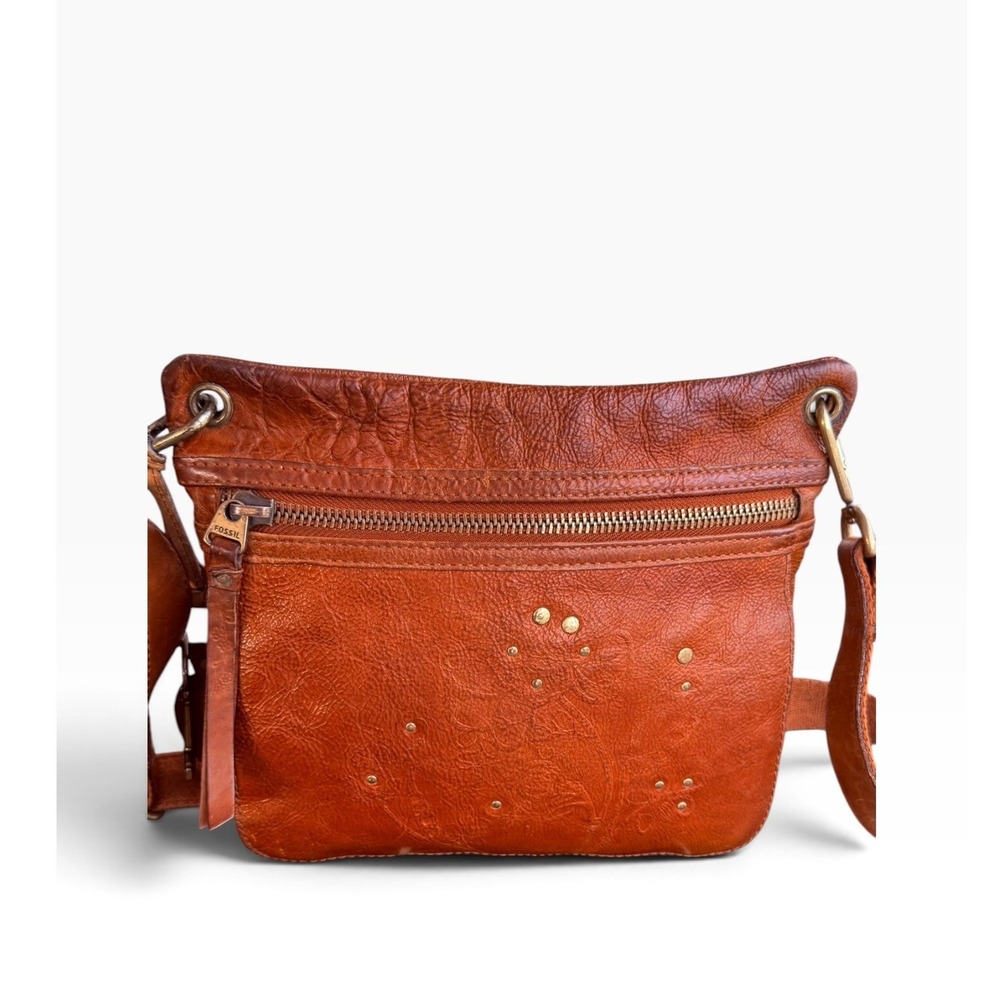 Fossil Long Live Vintage Brown Leather Floral Studded Crossbody Key Charm brass